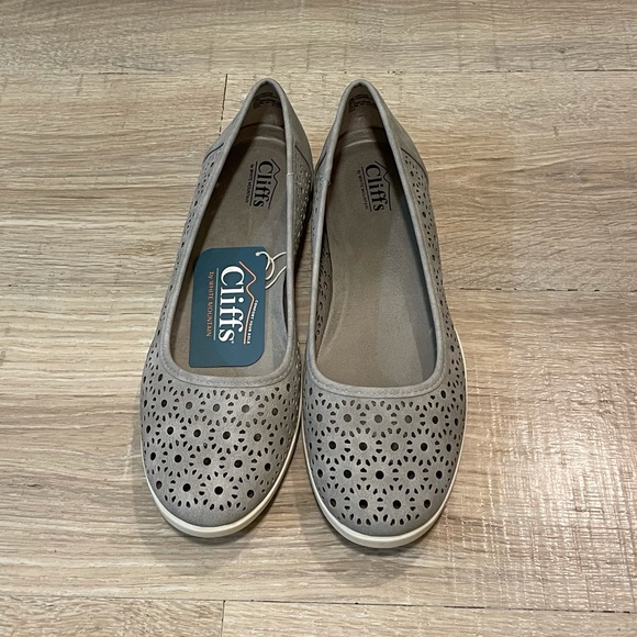 White Mountain Shoes - Cliff’s by White Mountain Flats